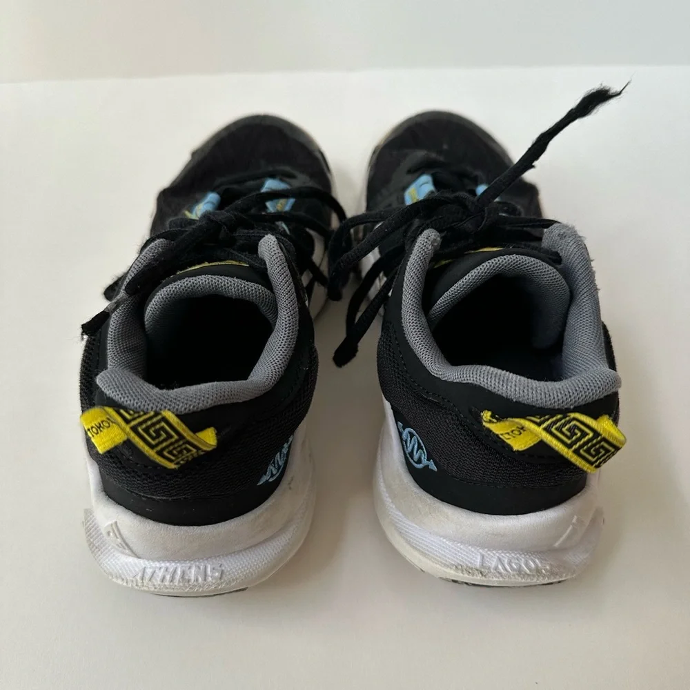 Boys Nike Giannis size 3.5Y Basketball Shoe